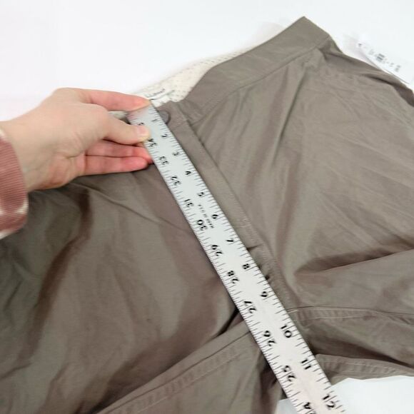 L.L. Bean Shorts Womens 14P Gray Comfort Trail Crop Pants NWT - Picture 6 of 13
